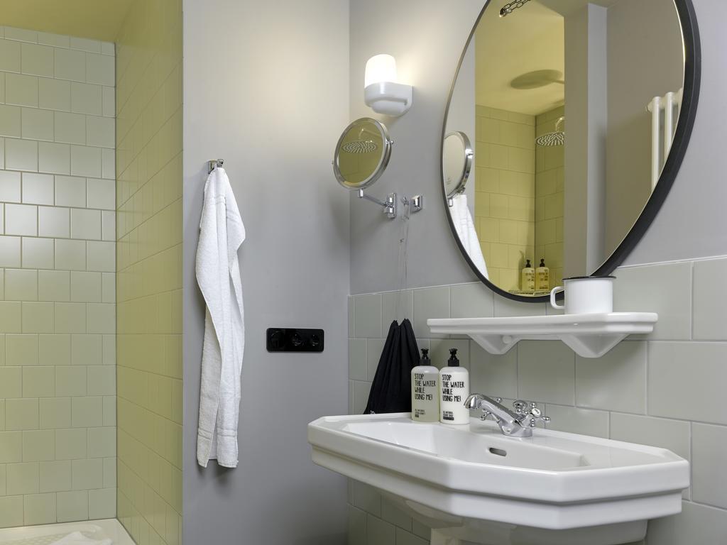 25Hours Hotel Altes Hafenamt Hamburg Bagian luar foto