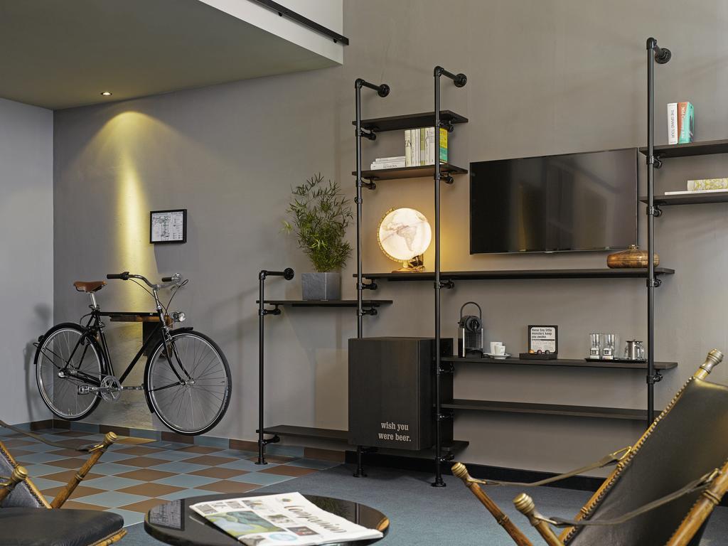 25Hours Hotel Altes Hafenamt Hamburg Bagian luar foto