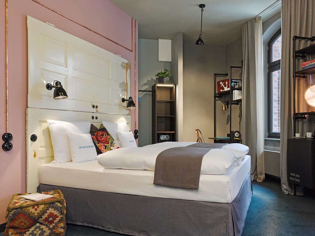 25Hours Hotel Altes Hafenamt Hamburg Bagian luar foto