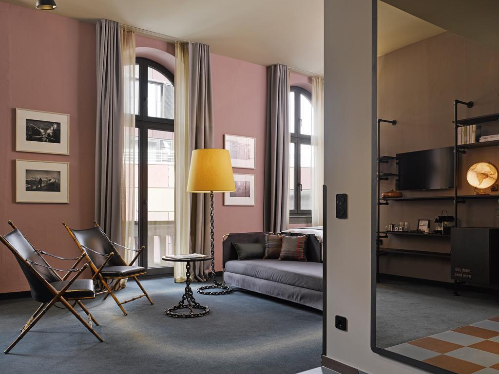 25Hours Hotel Altes Hafenamt Hamburg Bagian luar foto