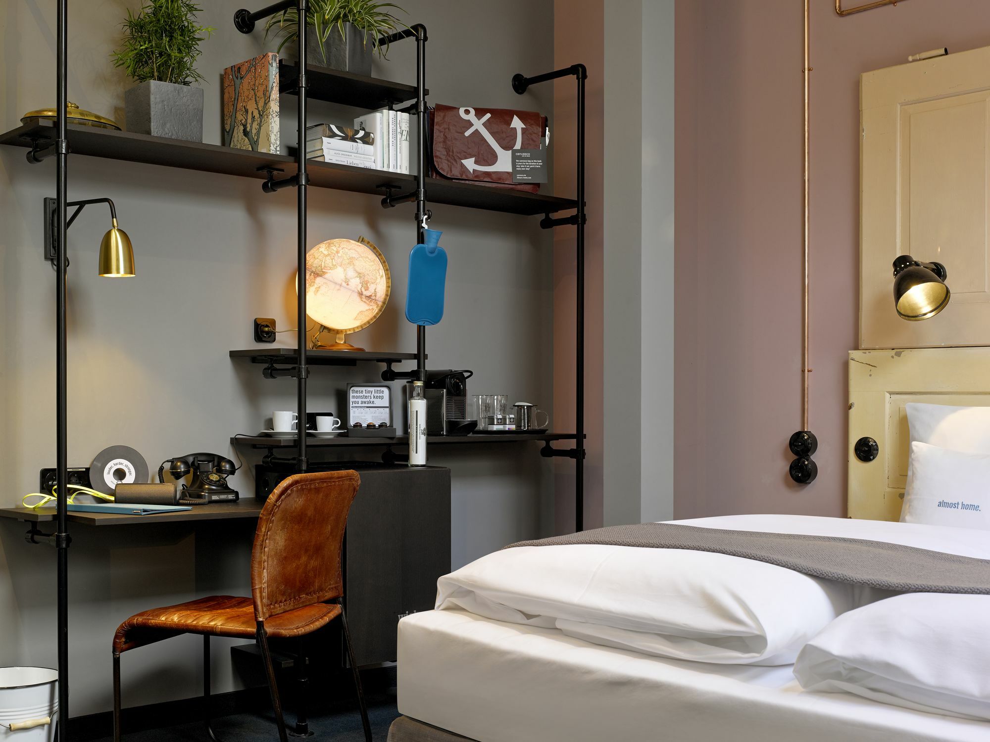 25Hours Hotel Altes Hafenamt Hamburg Bagian luar foto